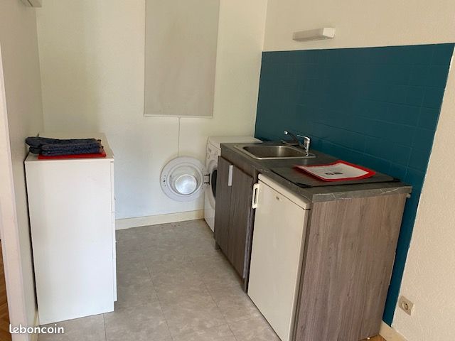 Studio a louer - Poitiers 86000 (image principale 1)
