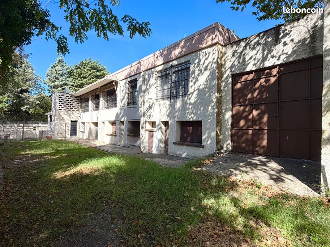 Immeuble 10 pièces 600 m² · à Nîmes · 600 m² · 880 000 €