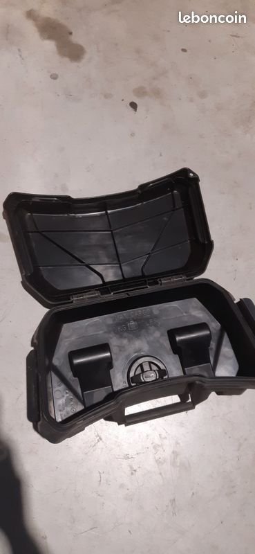 Boite accessoire can-am (image 1)