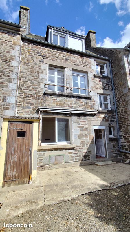Maison 6 pièces 120 m² · à Sourdeval · 120 m² · 60 000 €