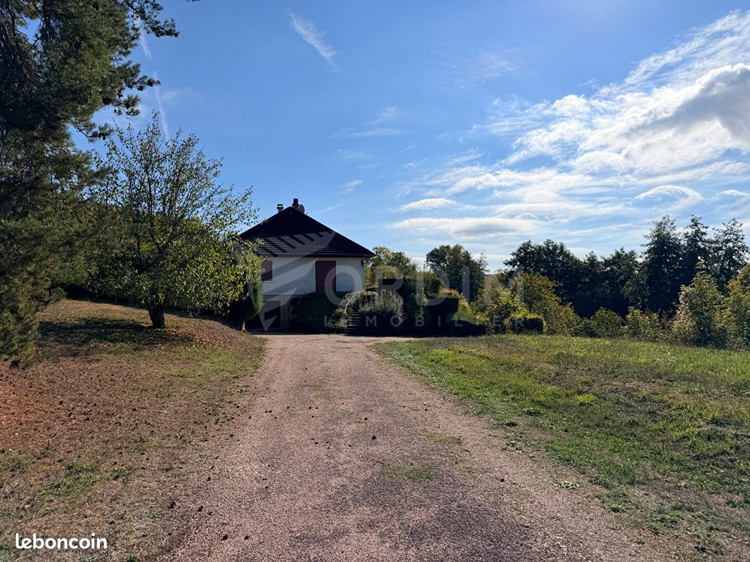 Maison 5 pièces 134 m² · à Tanlay · 134 m² · 139 700 €