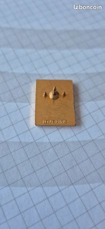 Pin's Antenne 2 FR3 siglé DECAT PARIS - Collection