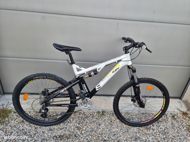 VTT Vintage Nakamura – 26 Pouces – Cadre Acier – 21 Vitesses – Homme – Argenté