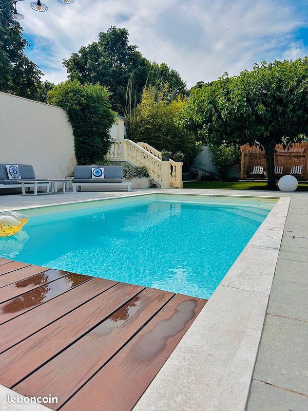 Maison 7 pièces 182 m² · à Lamanon · 182 m² · 790 000 €