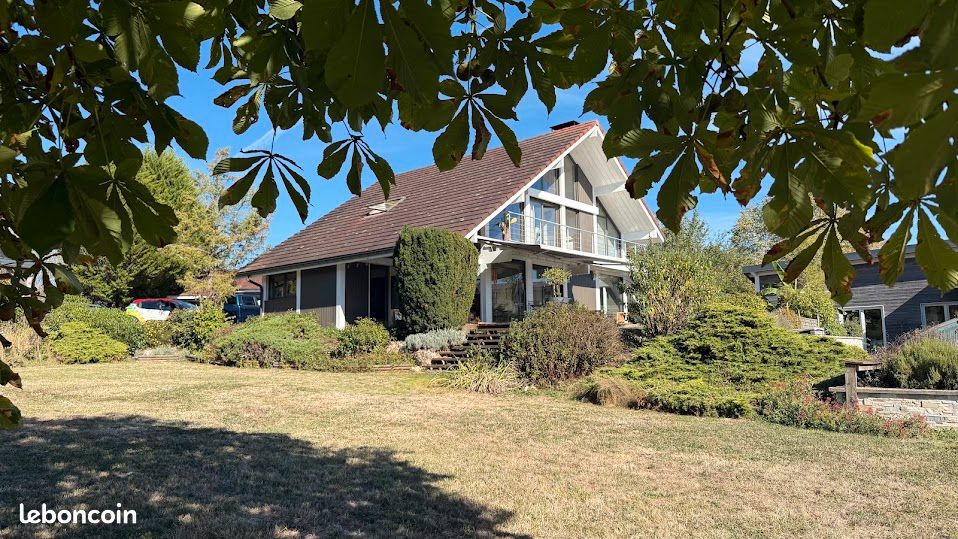 Maison 9 pièces 240 m² · à Châlonvillars · 240 m² · 680 000 €