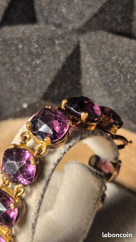 Bracelet vintage doré – Grandes pierres violettes facettées – 18 cm (image 4)