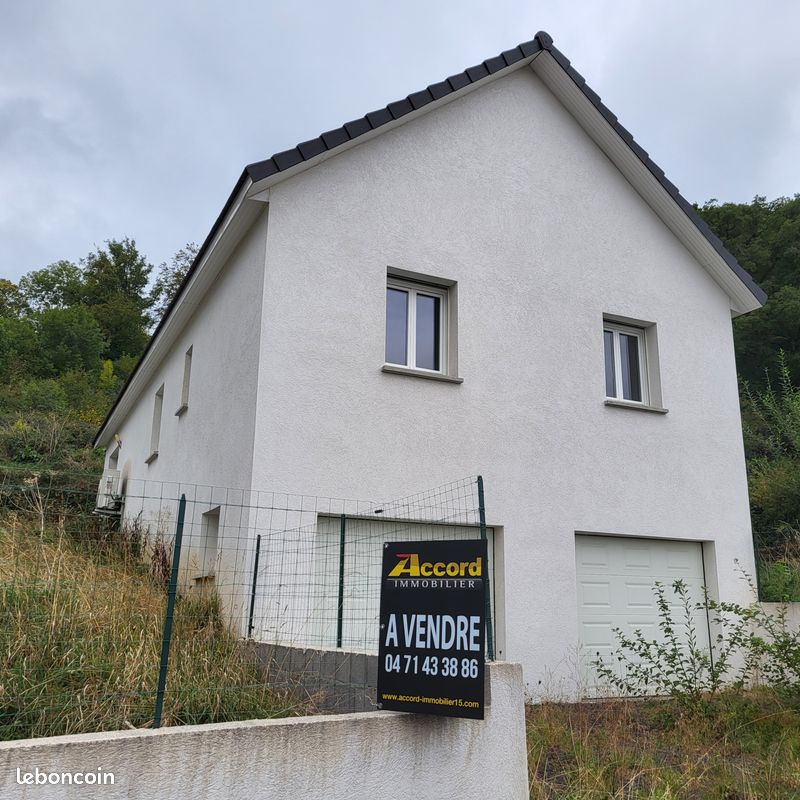Maison 5 pièces 100 m² · à Riom-Ès-Montagnes · 100 m² · 139 500 €