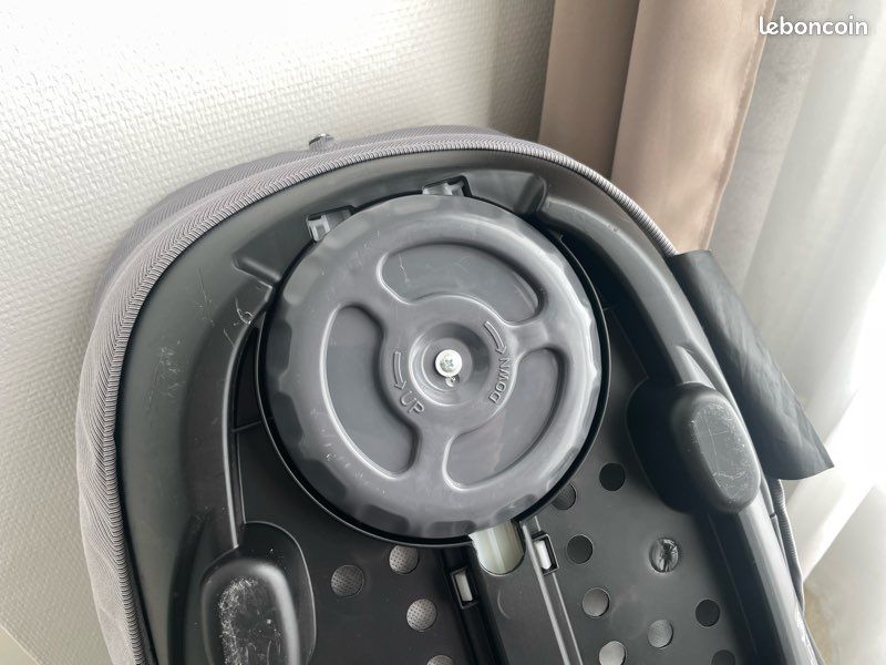 Nacelle auto Chicco inclinable – Très bon état (image 9)