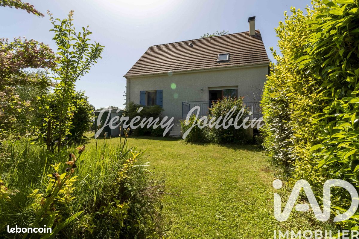 Maison 6 pièces 142 m² · à Jouy-le-Moutier · 142 m² · 419 000 €