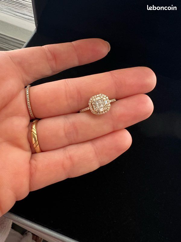 Bague en or 18 carats avec diamant Montres Bijoux