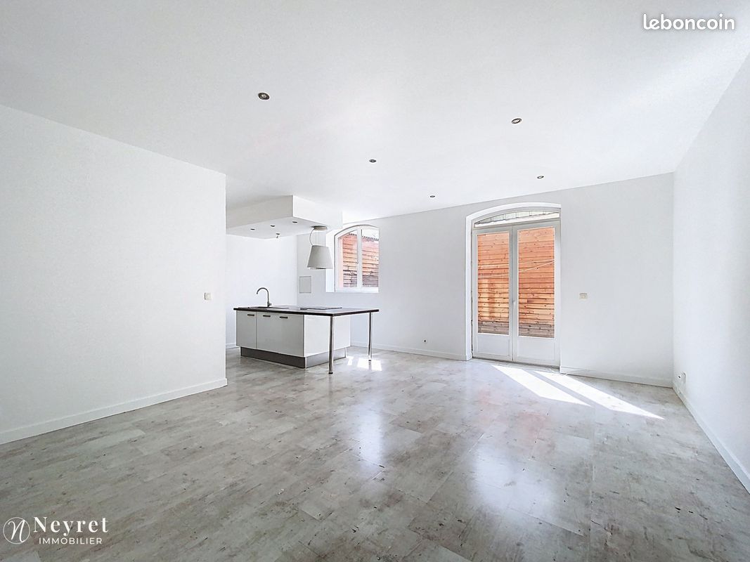 Appartement 3 pièces 79 m² · à Saint-Étienne · 79 m² · 93 000 €