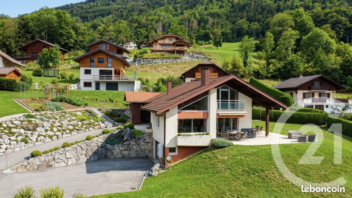 Maison 10 pièces 145 m² · à Mieussy · 145 m² · 669 000 €