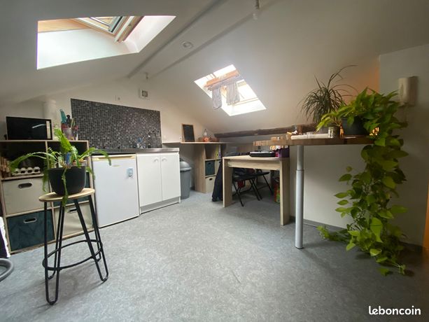 Studio 1 pièce 13 m²