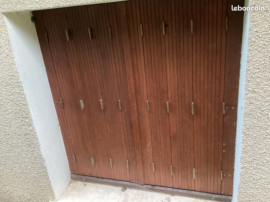 Vends persiennes volets bois 8 vtx pin lasuré (image 2)
