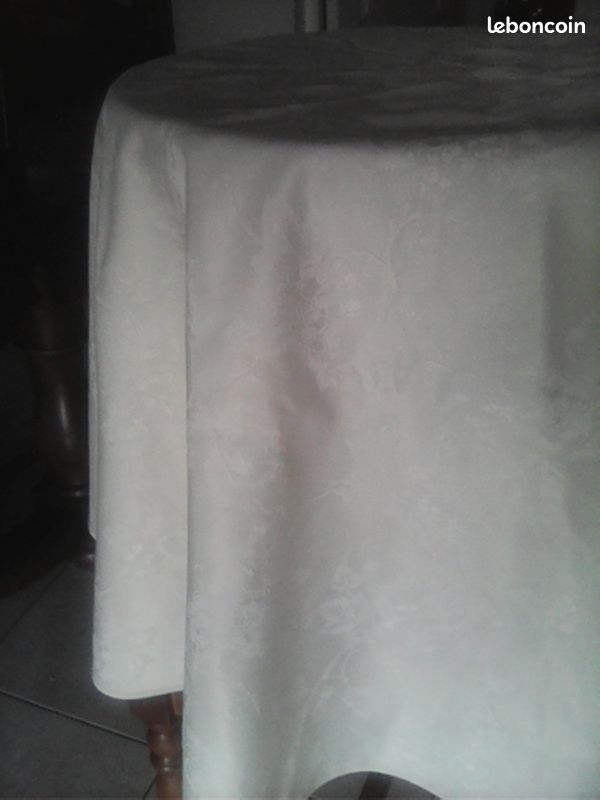 Jolie nappe satinée ronde (image 8)