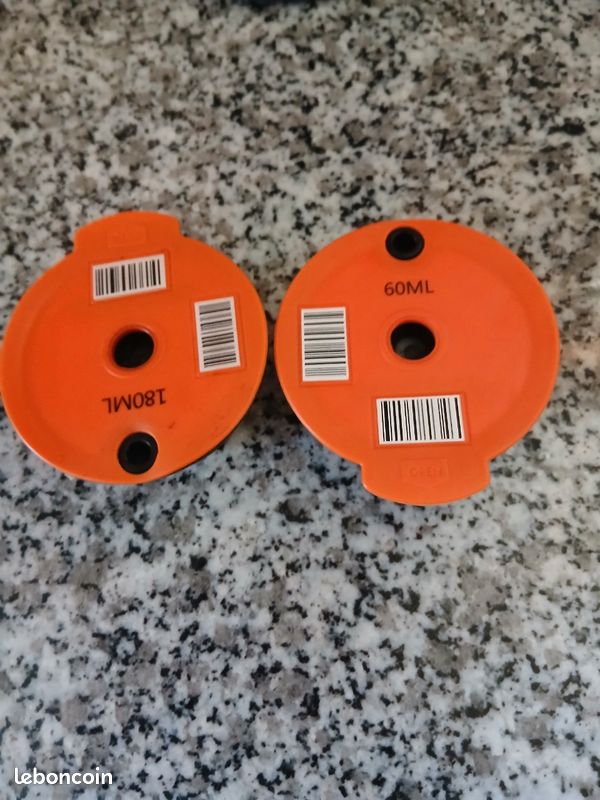 Cafetiere bouchon à dosette, avec distributeur et deux dosettes utilisables pour Café moulu, à prendre sur place (image 3)