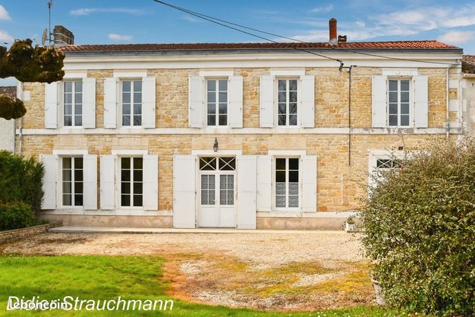 Maison 4 pièces 195 m²
