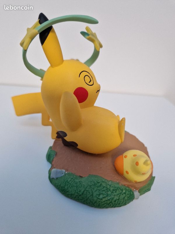 Figurine Pikachu Moods confused (étourdi) Pokémon Center (image 5)