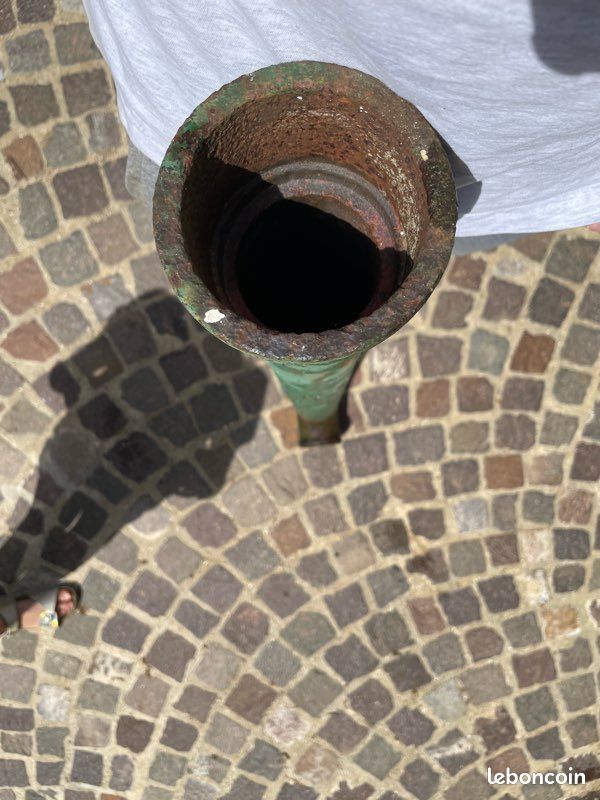 Daufin fonte descente de gouttière très bon état (image 1)