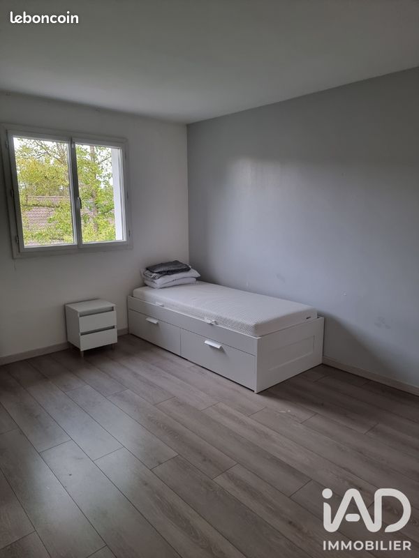 Appartement 1 pièce 14 m² · à Soisy-sur-Seine · 14 m² · 700 €