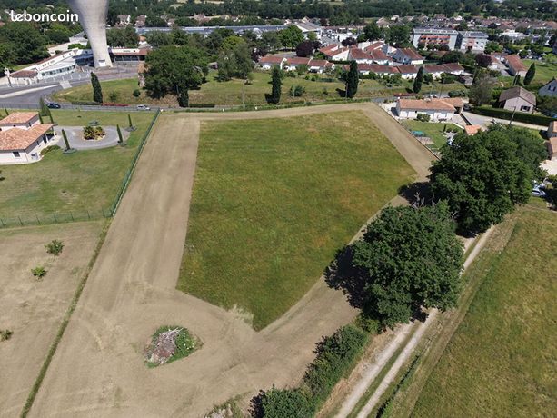 Terrain 1759 m² MONTMORILLON