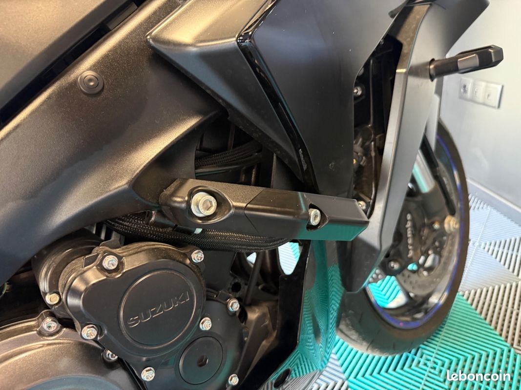 Suzuki GSX-S 1000 GT - 1ère main / GPS Tomtom / Bagagerie / Bulle haute Ermax (image 20)
