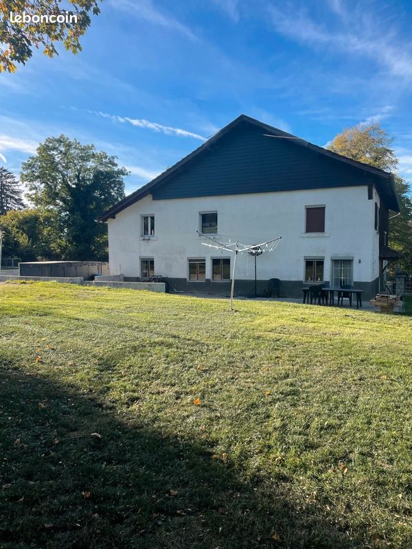Maison 7 pièces 240 m² · aux Bréseux · 240 m² · 282 000 €