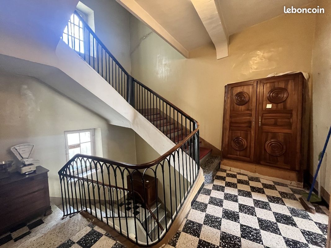 Maison 8 pièces 225 m² · à Saint-Hippolyte-du-Fort · 225 m² · 250 000 €