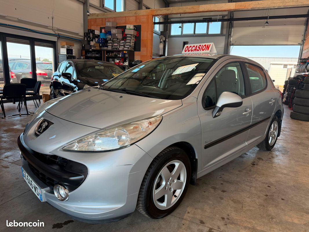 Peugeot 207 1.4 5CV 75CH (115 000KM) Critair 2 Edition Urban (image 2)