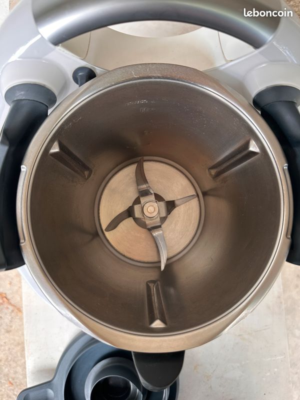 Thermomix TM6 avec tous ses accessoires (varoma, fouet, notices...) Facture avril 2020 (image 7)