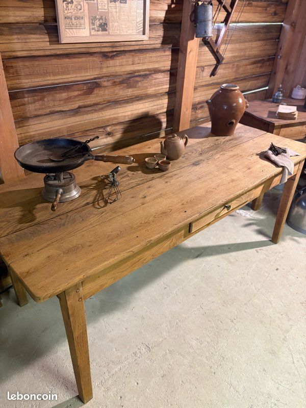 ✨ Table ancienne entièrement rénovée – bois massif ✨ (image 3)