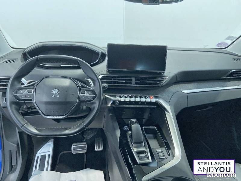 Peugeot 3008 Hybrid 225 e-EAT8 Roadtrip (image 12)