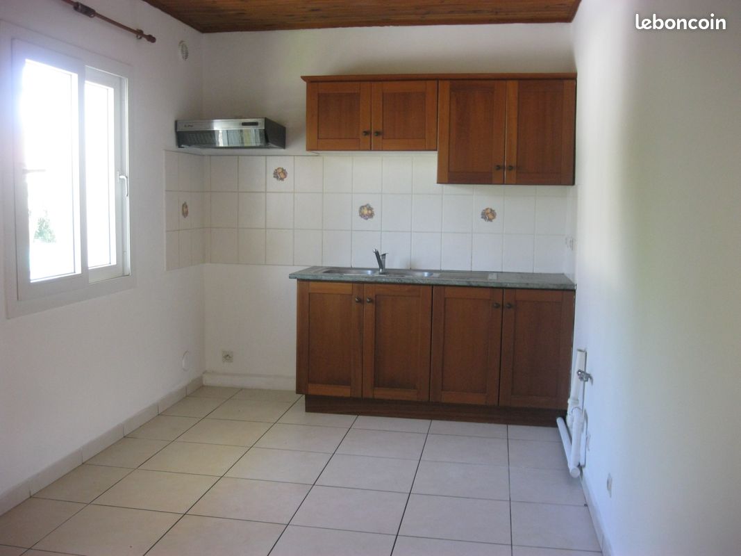 Appartement 3 pièces 70 m² · à Sainte-Suzanne · 70 m² · 698 €