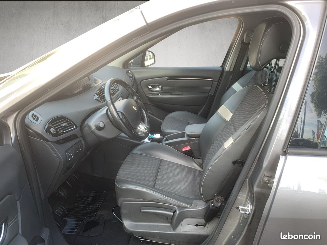 RENAULT SCENIC III dCi 110 Energy eco2 Bose Edition (image 9)