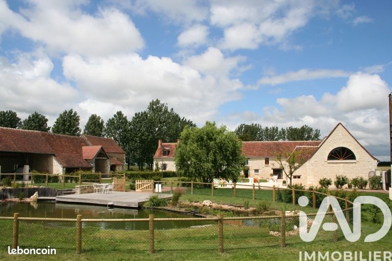 Maison 35 pièces 561 m² · à Bossée · 561 m² · 1 960 000 €