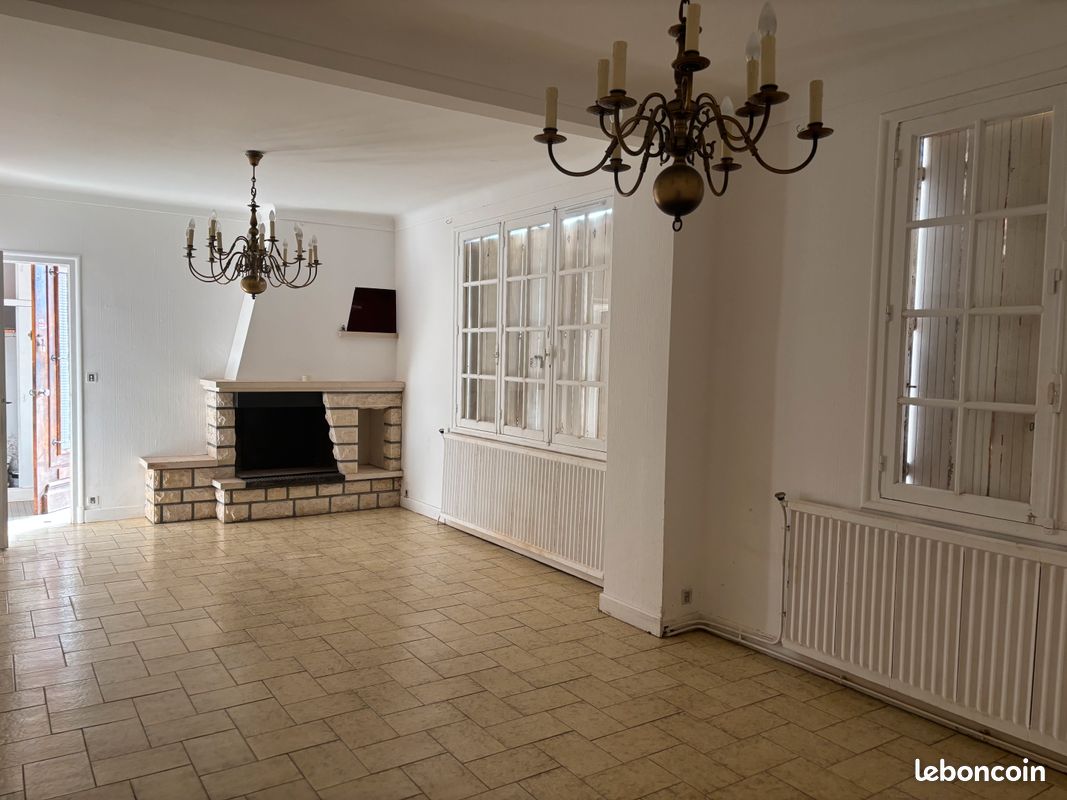 Maison 8 pièces 180 m² · à Montayral · 180 m² · 132 000 €