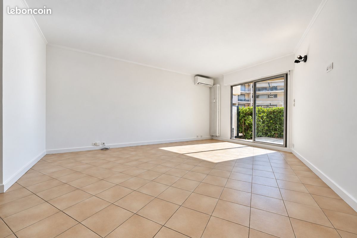 Appartement 2 pièces 46 m² · à Mandelieu-la-Napoule · 46 m² · 1 100 €/mois