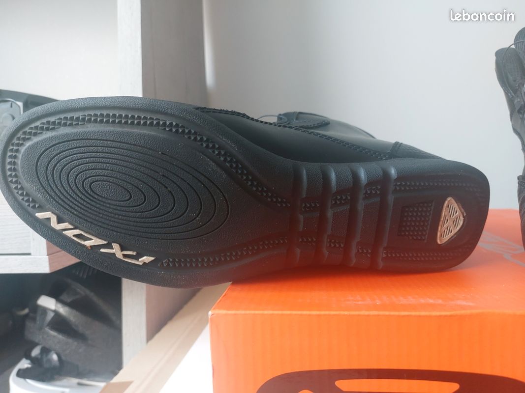 Chaussures moto IXON (image 2)