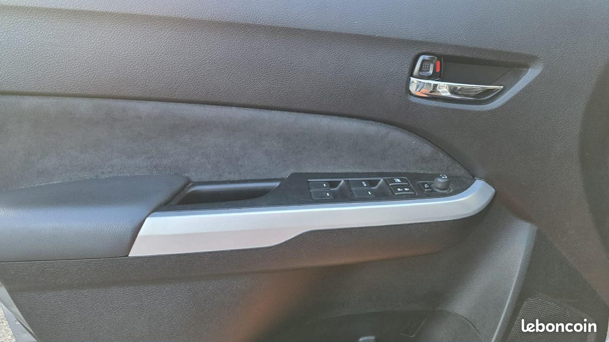 Suzuki VITARA 1.6 VVT PACK AUTO (image 20)