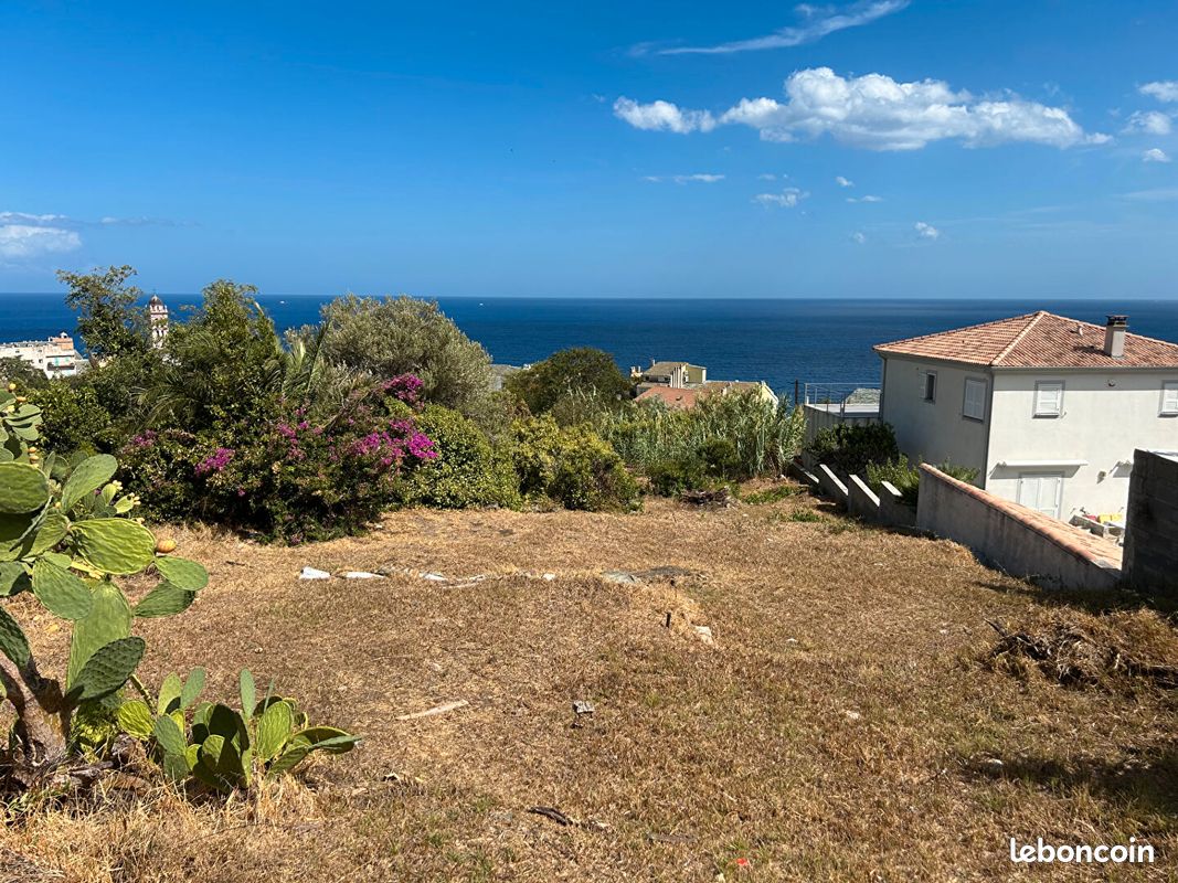 Terrain 1438 m² · à Bastia · 1 438 m² · 367 500 €