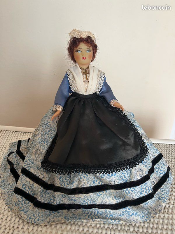 Lot De Poupées Folkloriques Anciennes – Lenci, Petitcollin – Occasion Collection