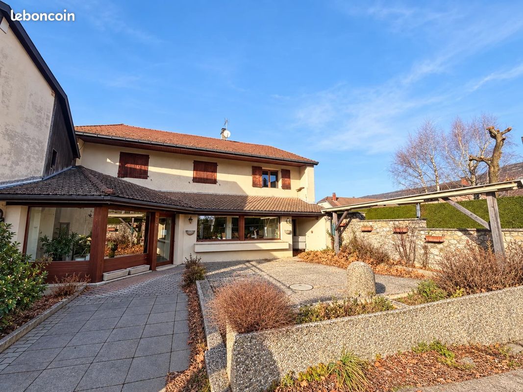 Maison 7 pièces 260 m² · à Clarafond-Arcine · 260 m² · 498 500 €