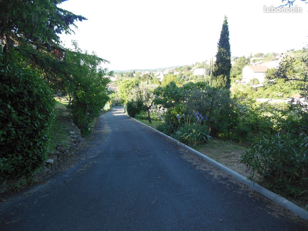 Terrain Aubenas centre (image 2)