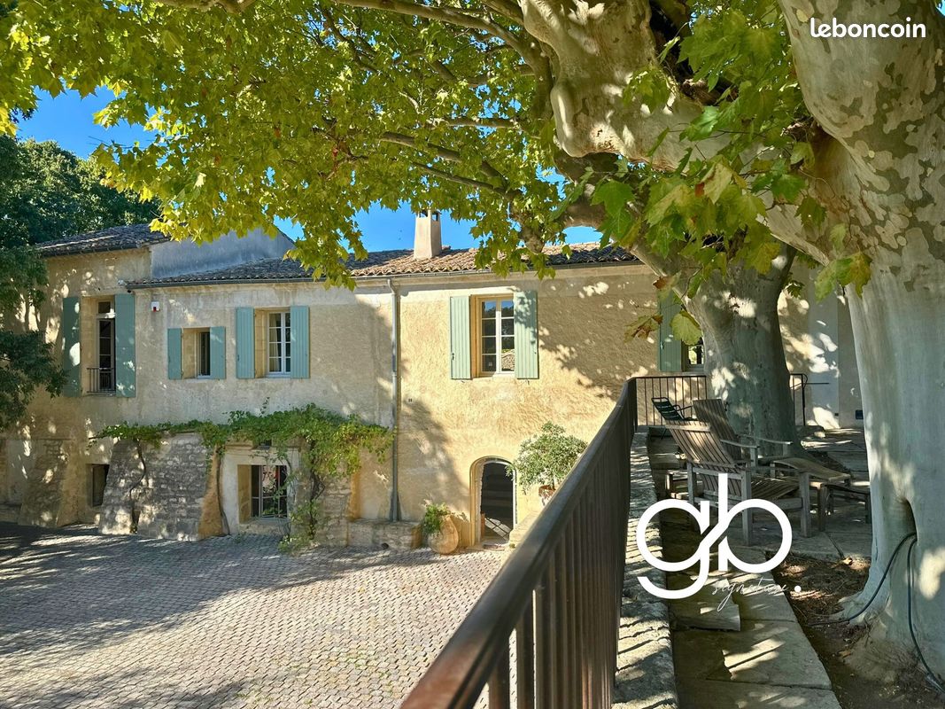 Maison 10 pièces 400 m² · à Sommières · 400 m² · 2 750 000 €