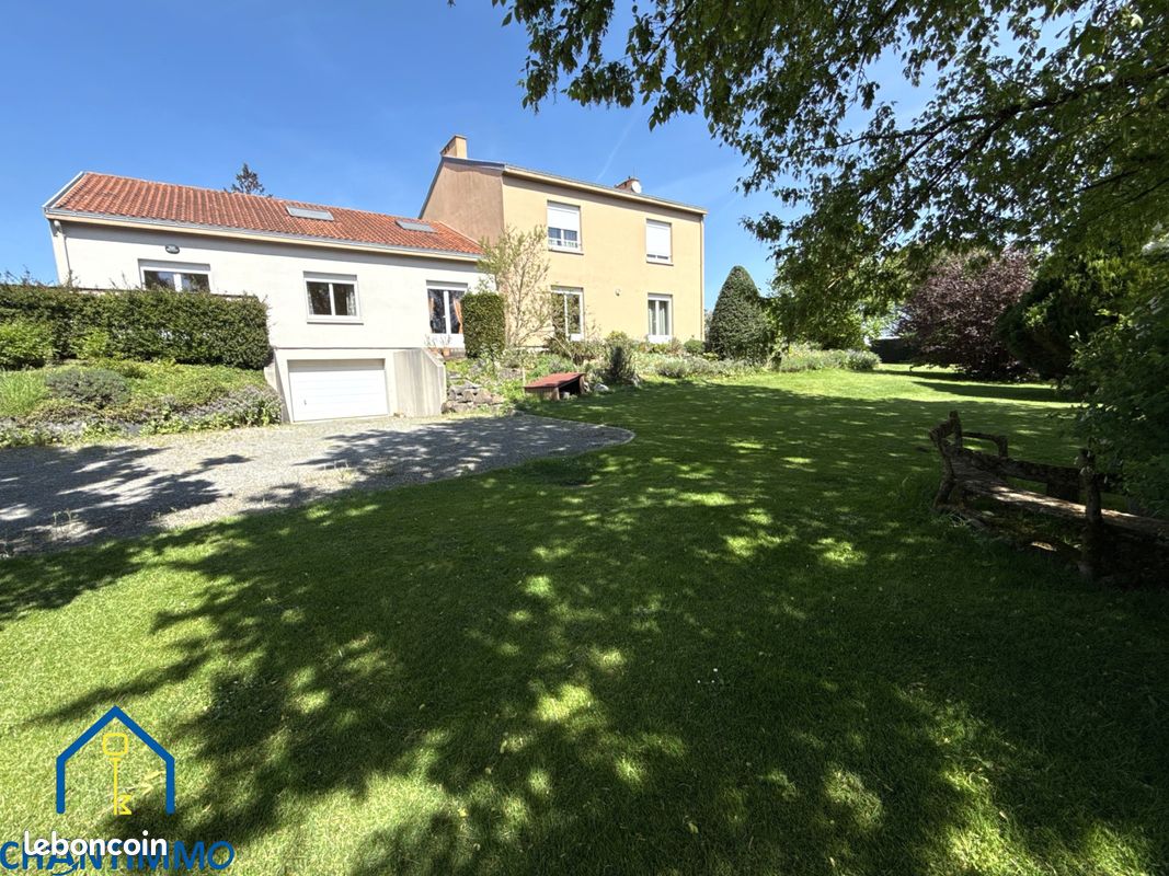 Maison 10 pièces 224 m² · à La Châtaigneraie · 224 m² · 334 400 €