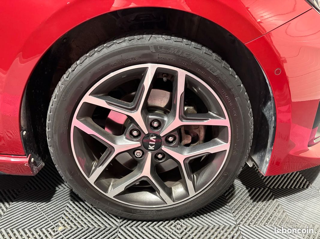 Kia CEED 1.4 140 GT Line Premium FULL ENTRETIEN KIA / TOIT OUVRANT / VOLANT CHAUFFANT (image 37)