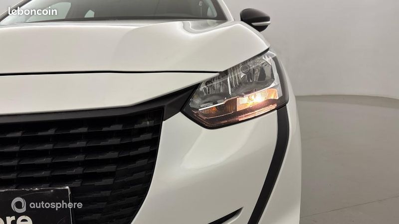 Peugeot 208 1.2 PureTech 75ch S&S Like (image 17)