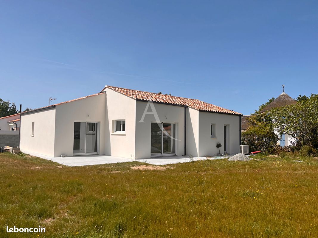 Maison 4 pièces 90 m² · à Le Fenouiller · 90 m² · 1 295 €