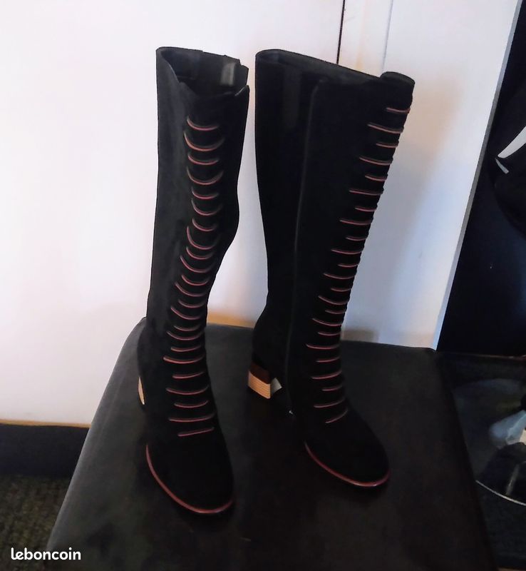 Paire de bottes hautes (image 1)