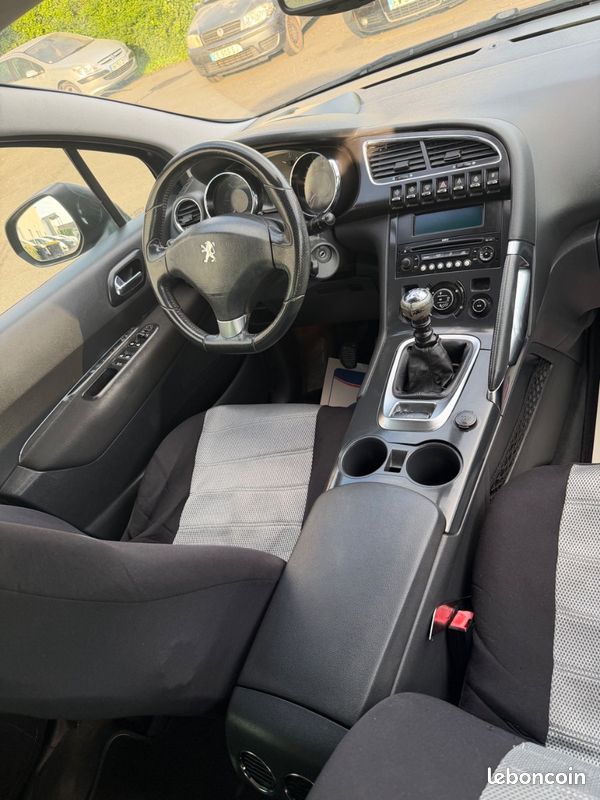 Peugeot 3008 2.0 HDI (image 9)